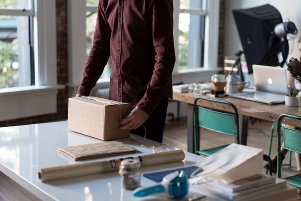 ecommerce shipping policy - couriers customer service flexibility