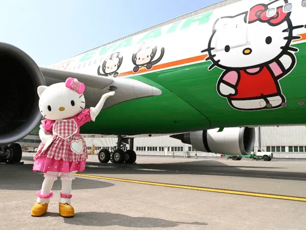 hello-kitty-plane